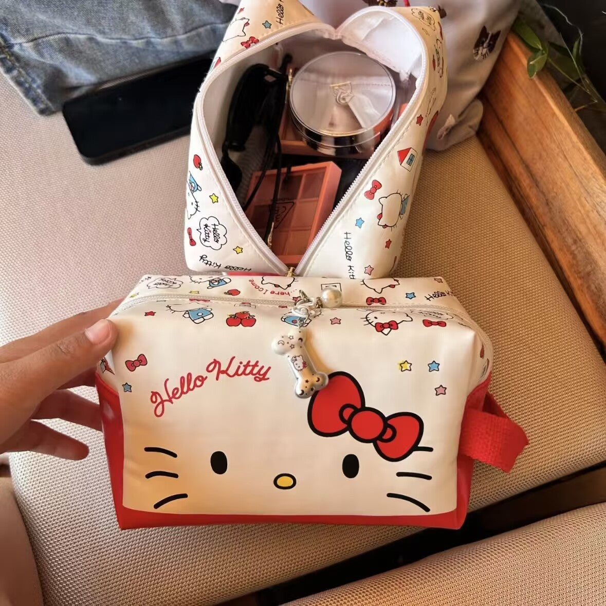 SANRI.O Large Capacity Waterproof Travel Makeup Bag
